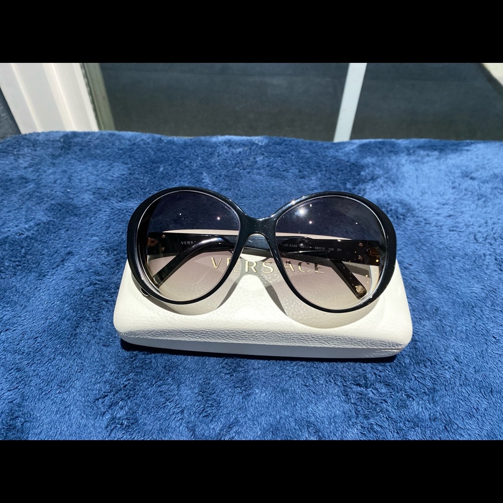 Versace polished black sunglass mod. 4239
